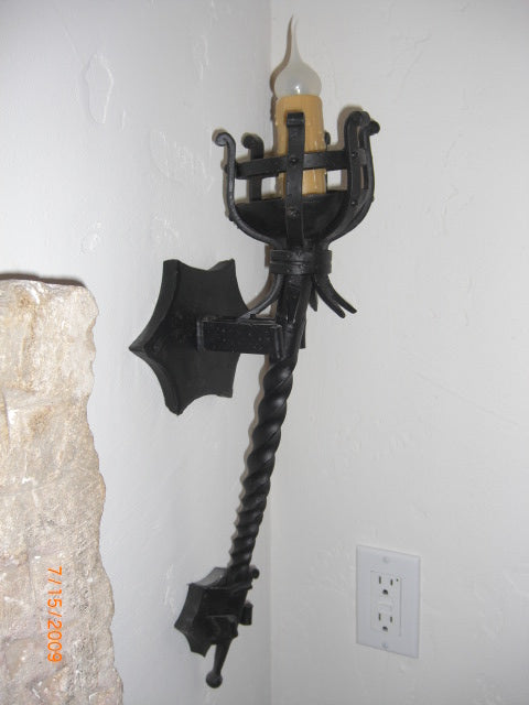 Castillo Iron Twisted Torch LIght